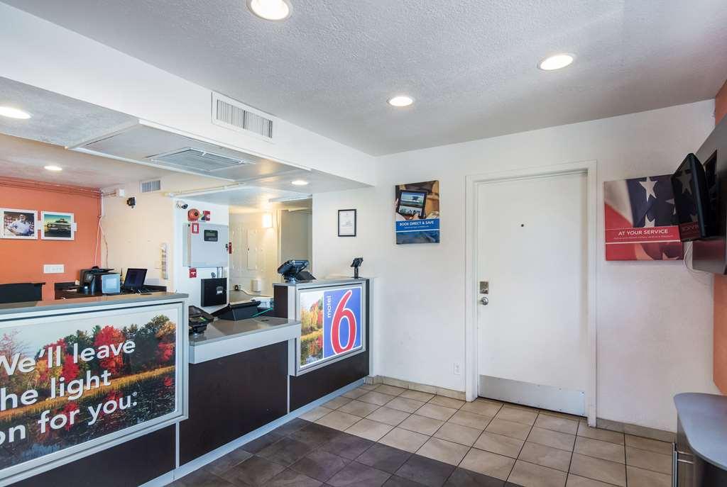 Motel 6-Sandston, Va - Richmond, Va Интериор снимка