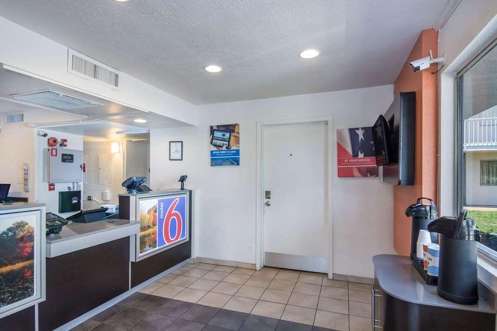 Motel 6-Sandston, Va - Richmond, Va Интериор снимка