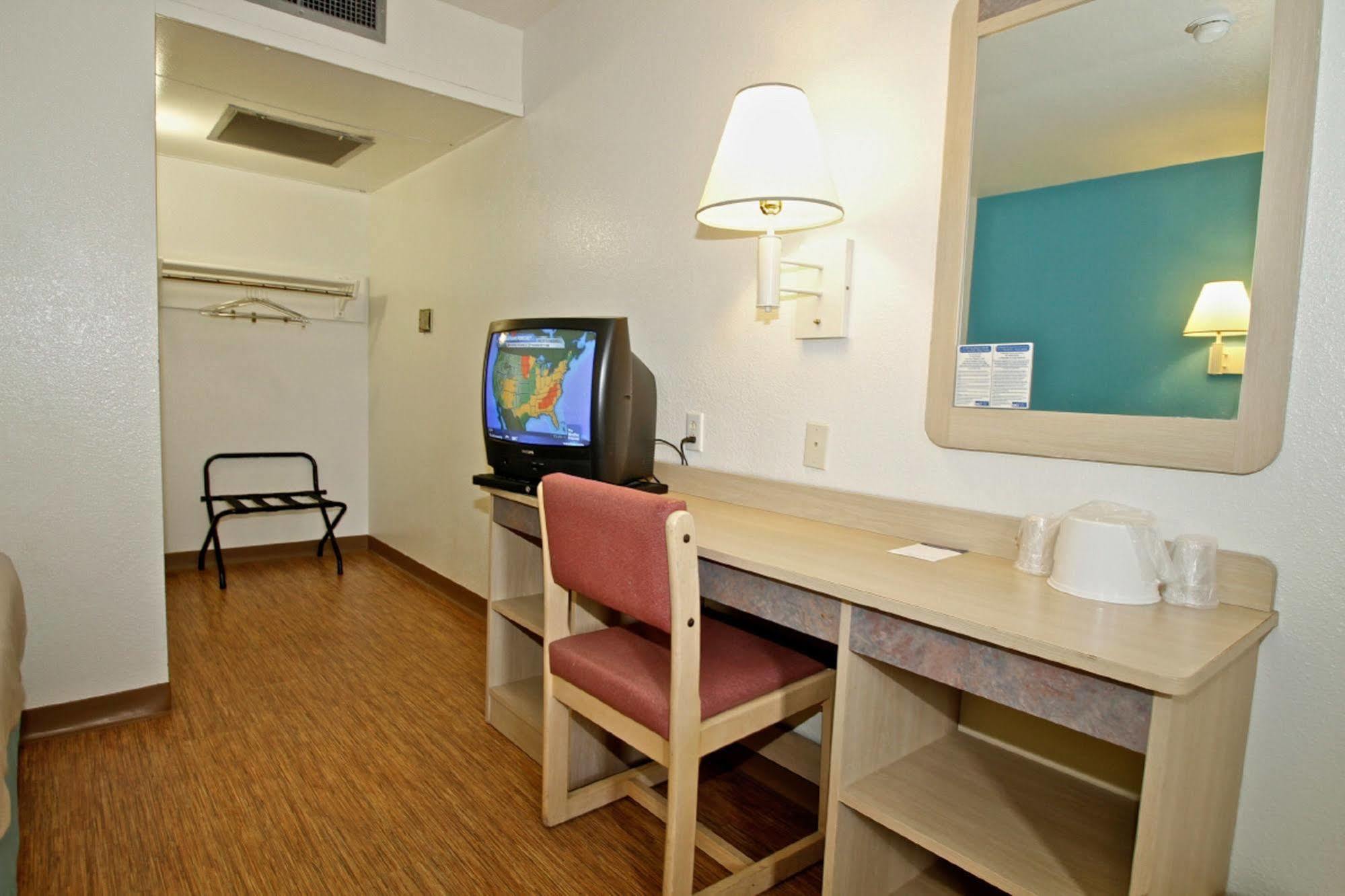 Motel 6-Sandston, Va - Richmond, Va Екстериор снимка