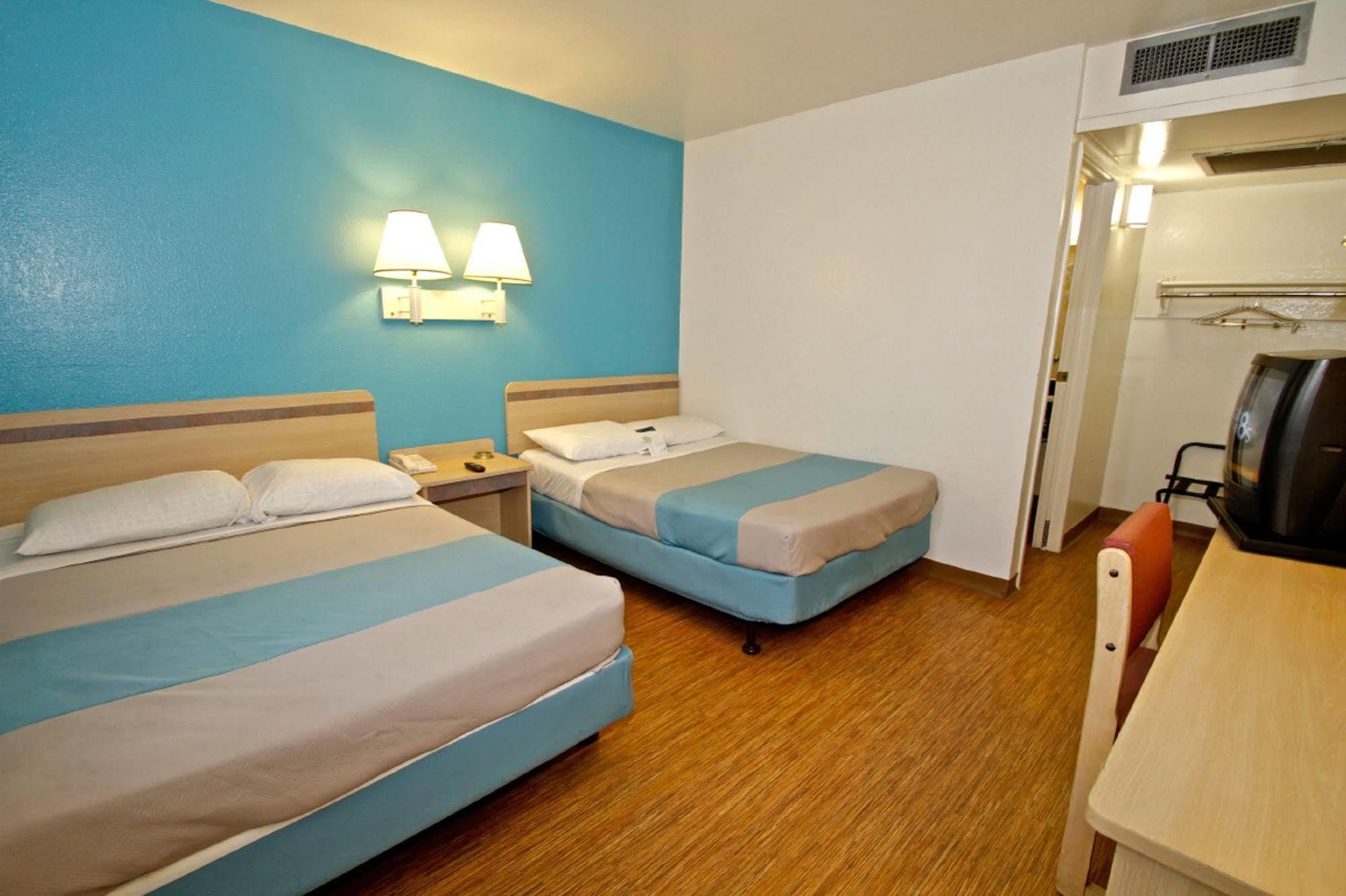 Motel 6-Sandston, Va - Richmond, Va Екстериор снимка