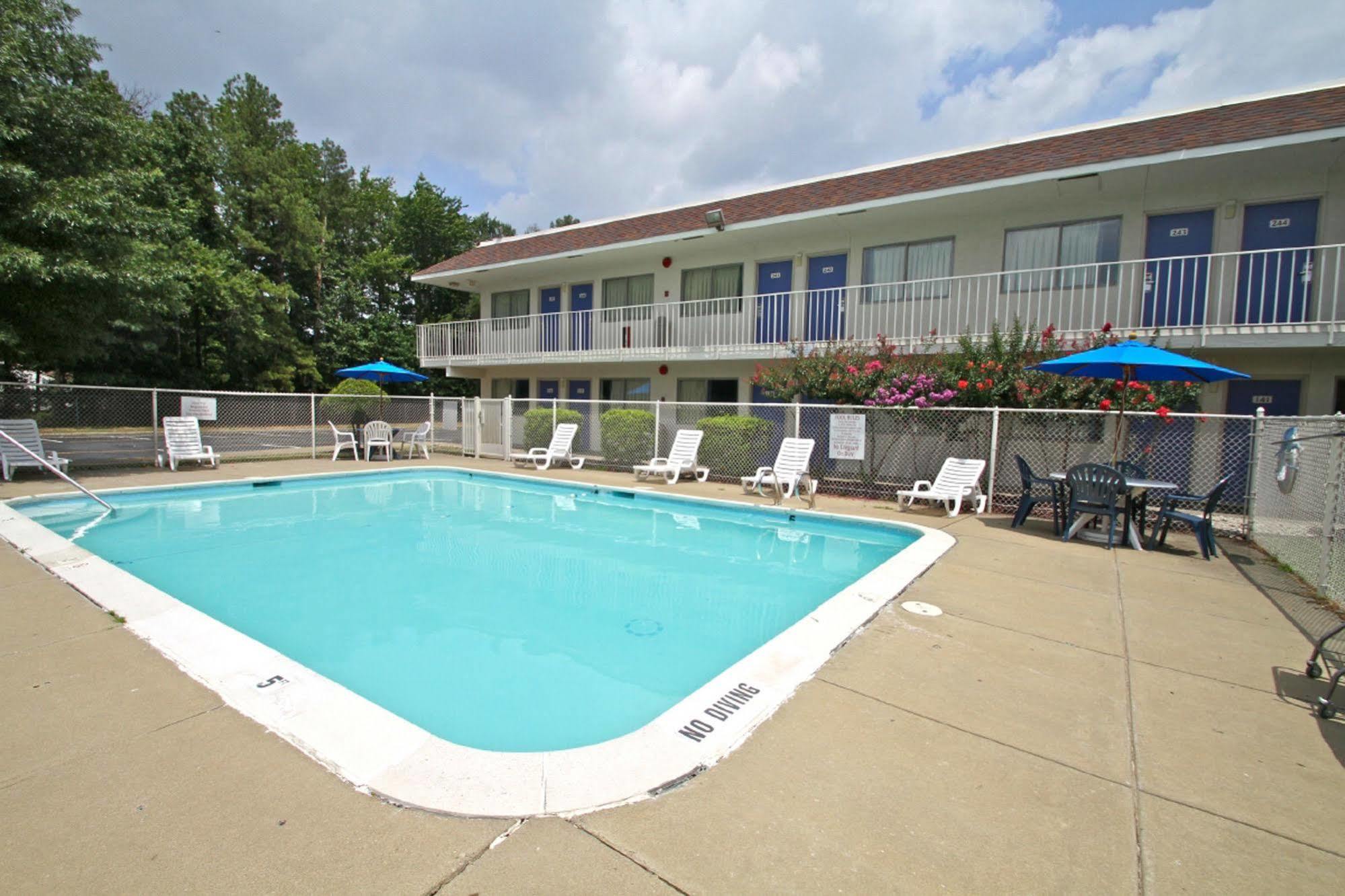 Motel 6-Sandston, Va - Richmond, Va Екстериор снимка